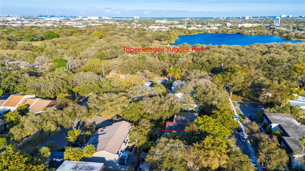 3321 Simms St #13B Hollywood, FL 33021