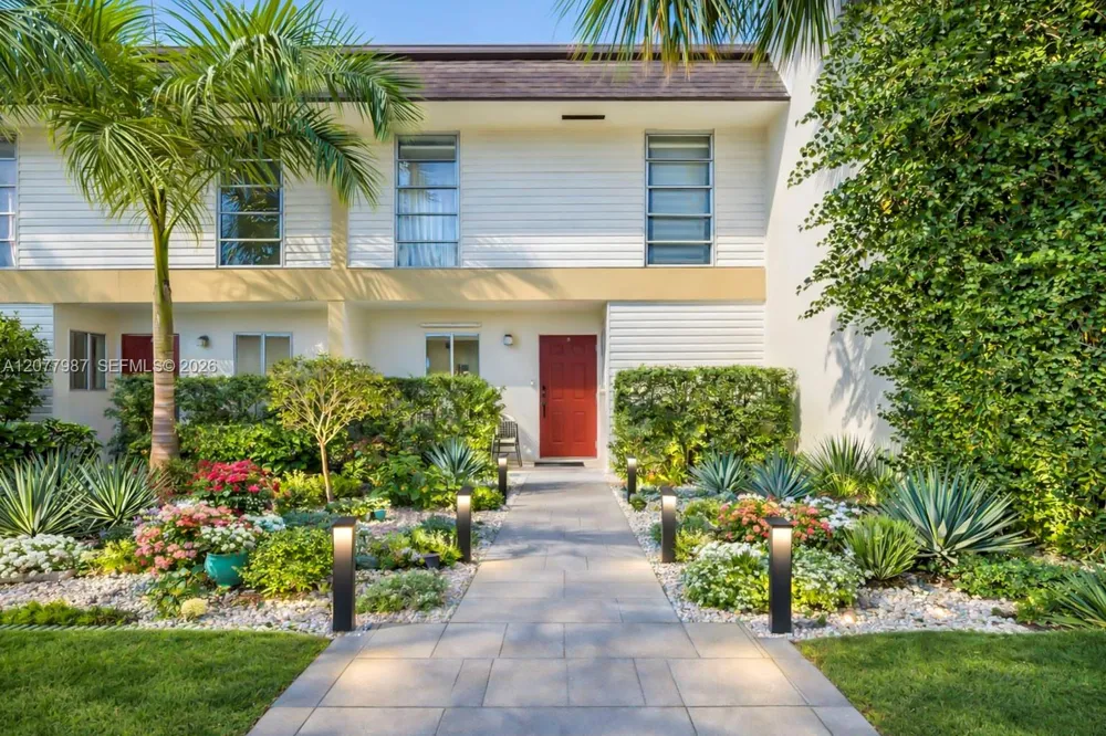 3321 Simms St #13B Hollywood, FL 33021