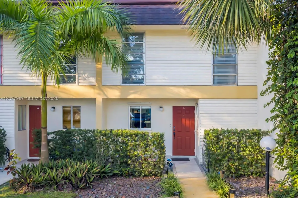 3321 Simms St #13B Hollywood, FL 33021