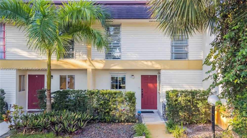 3321 Simms St #13B Hollywood, FL 33021