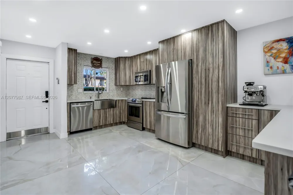 3321 Simms St #13B Hollywood, FL 33021