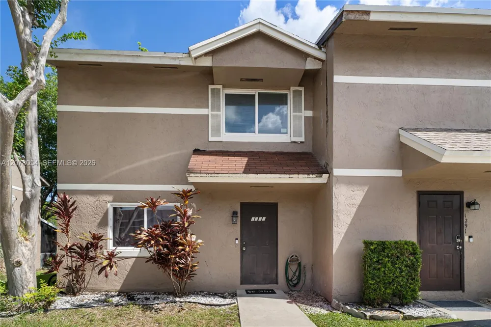 1293 Sussex Dr North Lauderdale, FL 33068