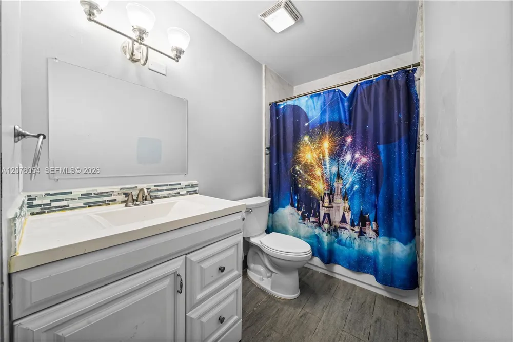1293 Sussex Dr North Lauderdale, FL 33068