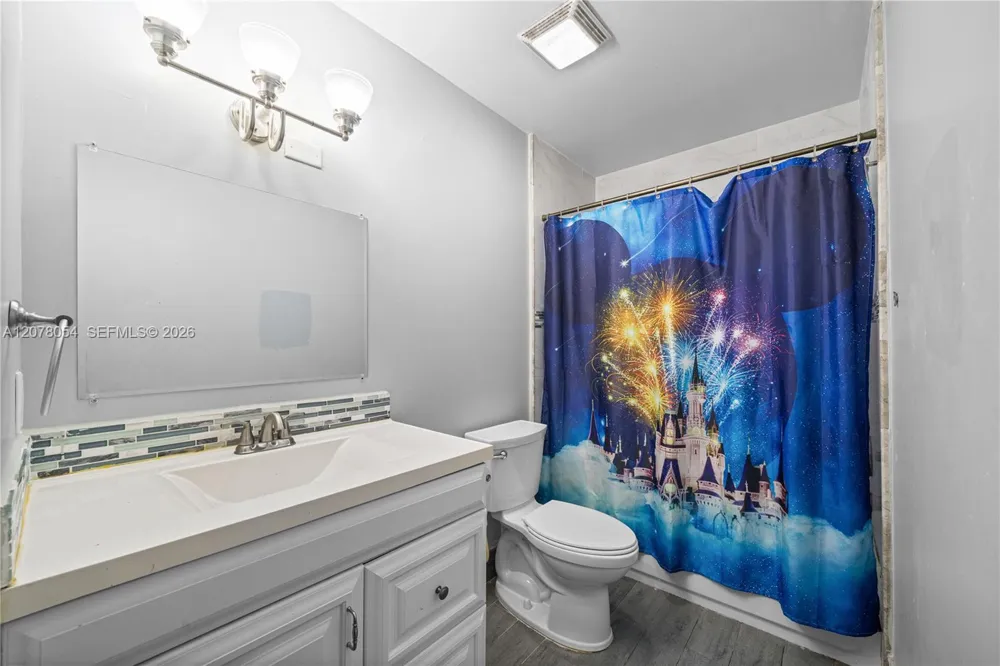1293 Sussex Dr North Lauderdale, FL 33068