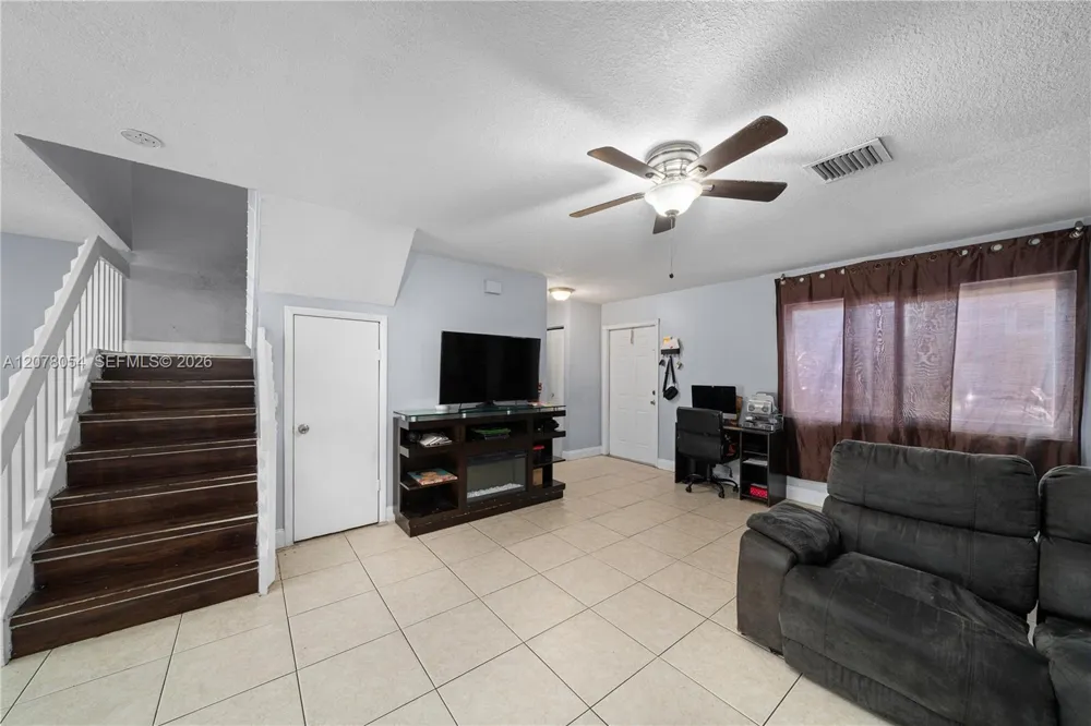1293 Sussex Dr North Lauderdale, FL 33068