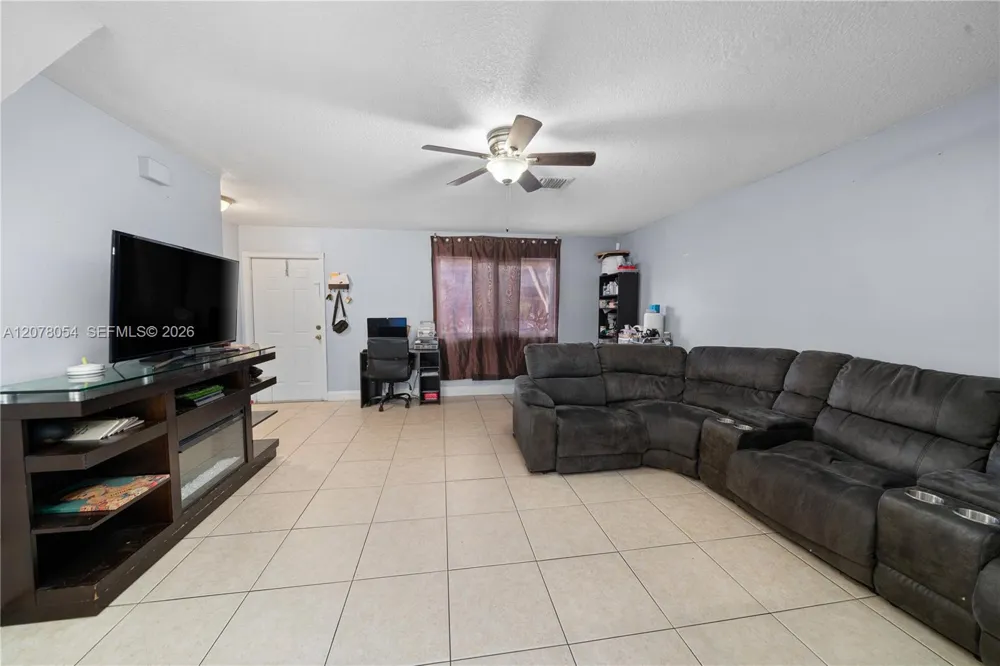 1293 Sussex Dr North Lauderdale, FL 33068