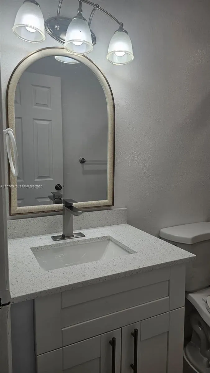 5625 W 20th Ave #208 Hialeah, FL 33012