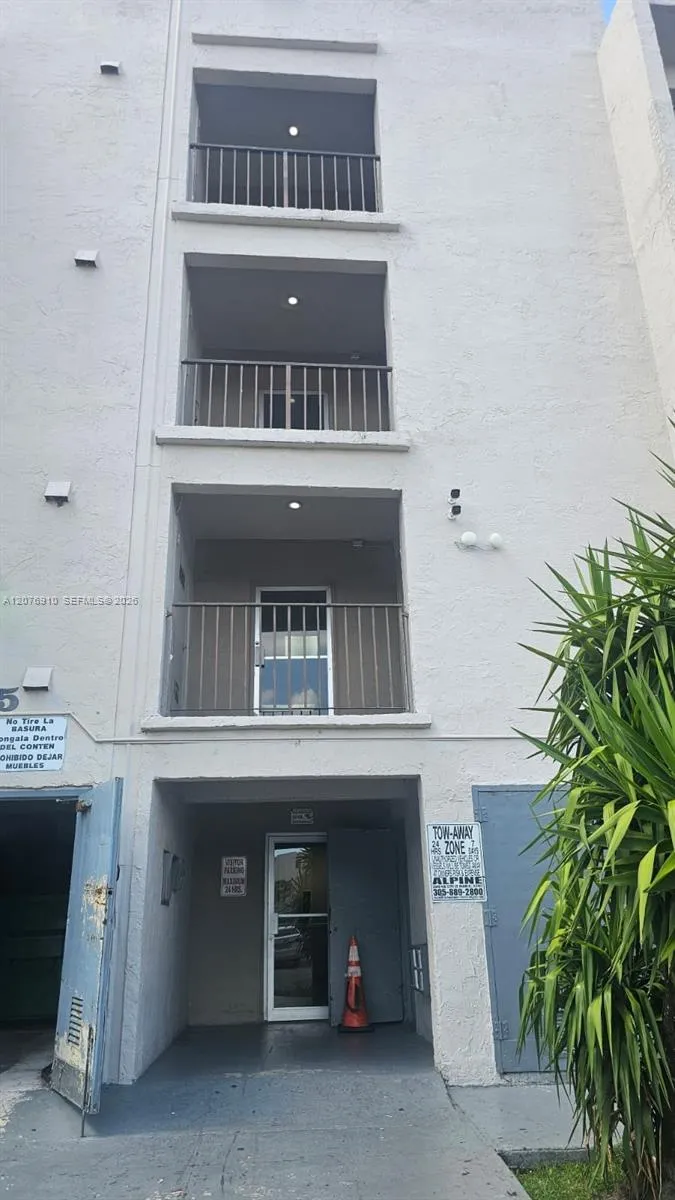 5625 W 20th Ave #208 Hialeah, FL 33012