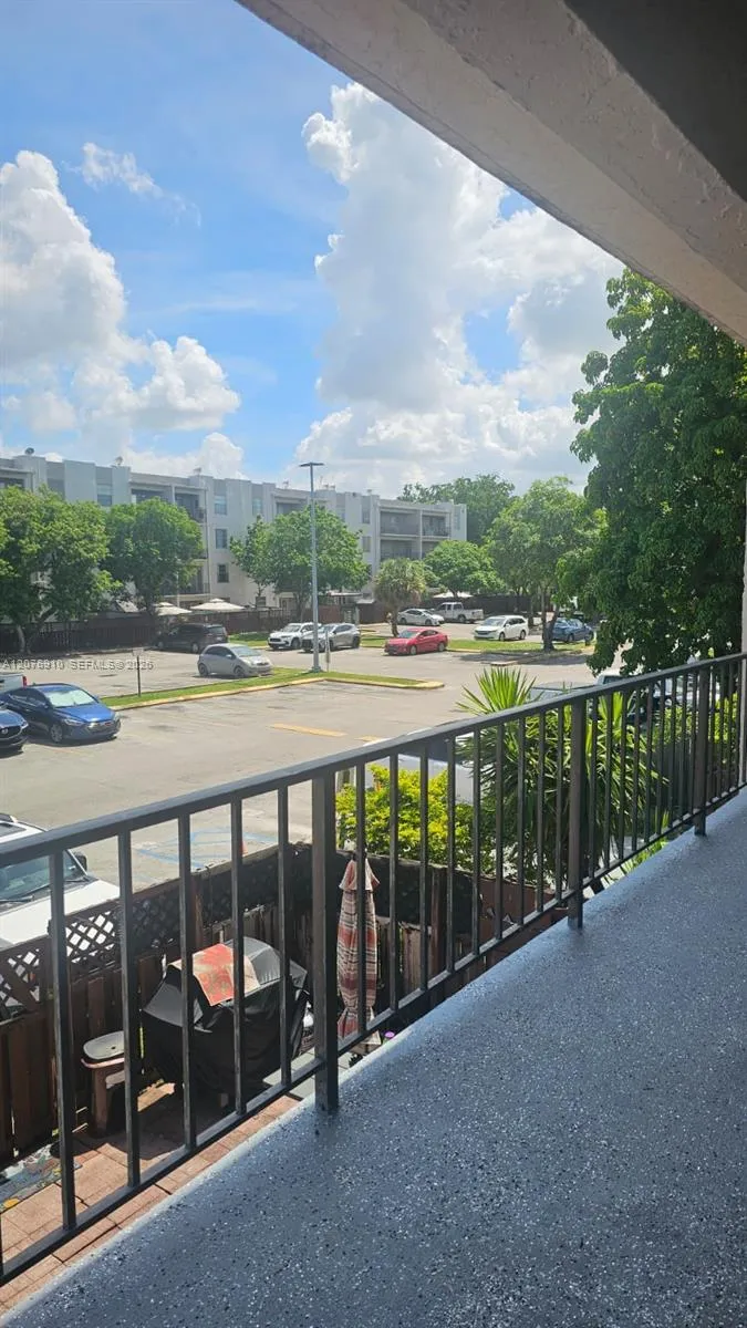 5625 W 20th Ave #208 Hialeah, FL 33012