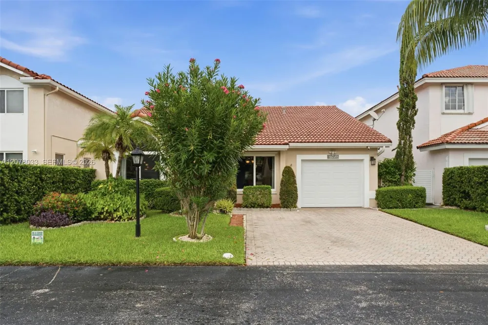 10887 SW 152nd Pl Miami, FL 33196