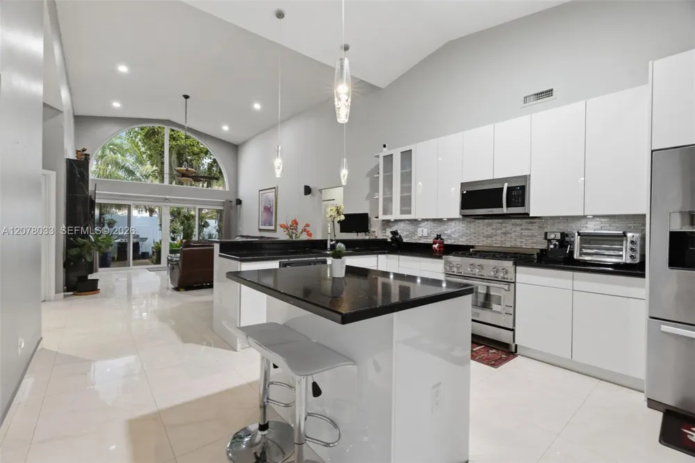 10887 SW 152nd Pl Miami, FL 33196