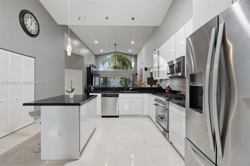 10887 SW 152nd Pl Miami, FL 33196