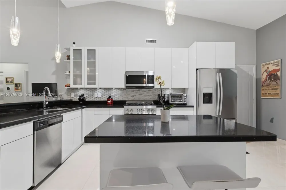 10887 SW 152nd Pl Miami, FL 33196