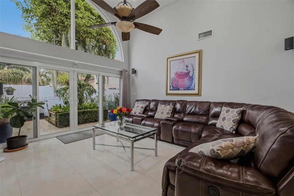 10887 SW 152nd Pl Miami, FL 33196