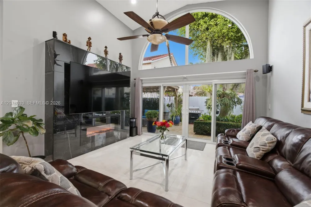 10887 SW 152nd Pl Miami, FL 33196