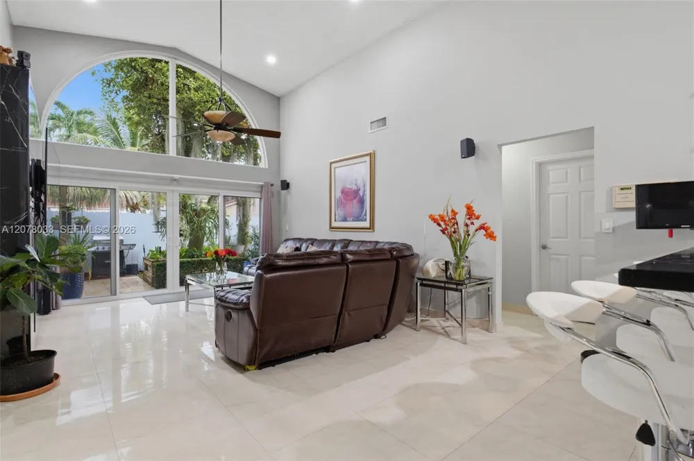10887 SW 152nd Pl Miami, FL 33196
