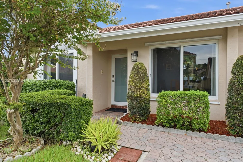 10887 SW 152nd Pl Miami, FL 33196