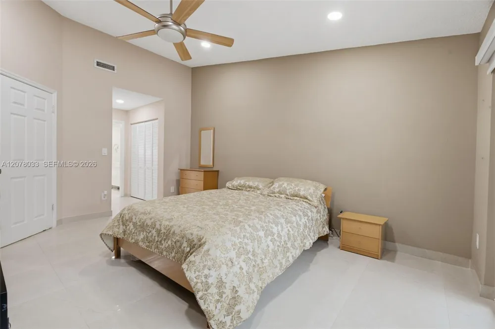 10887 SW 152nd Pl Miami, FL 33196
