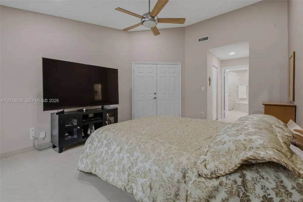 10887 SW 152nd Pl Miami, FL 33196
