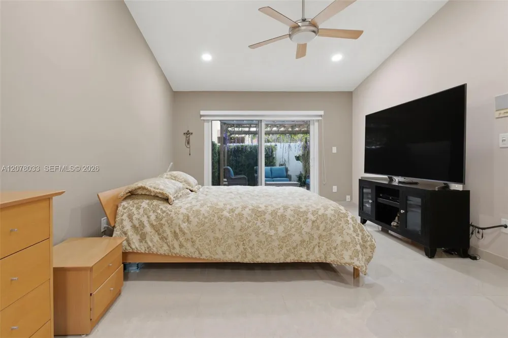 10887 SW 152nd Pl Miami, FL 33196