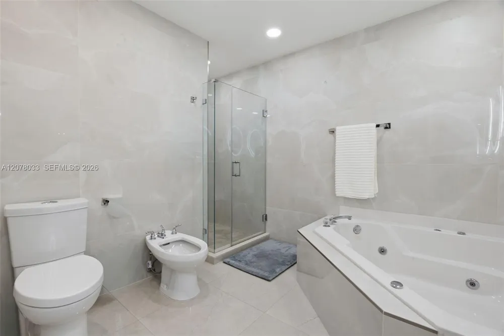 10887 SW 152nd Pl Miami, FL 33196