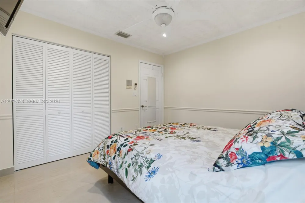 10887 SW 152nd Pl Miami, FL 33196
