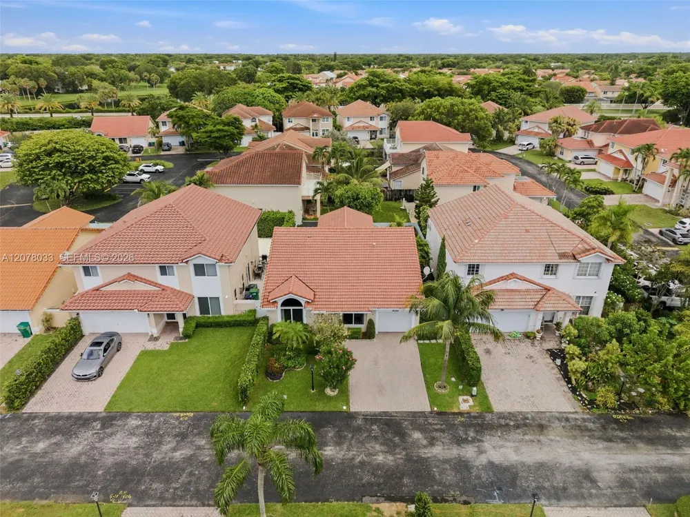 10887 SW 152nd Pl Miami, FL 33196