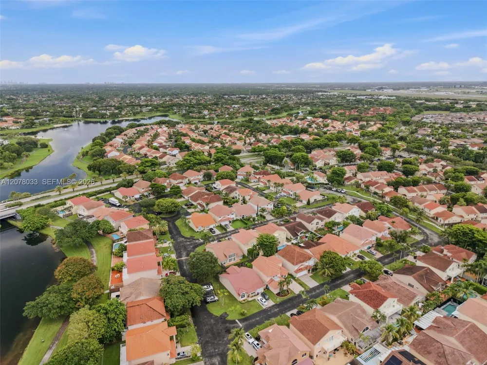 10887 SW 152nd Pl Miami, FL 33196