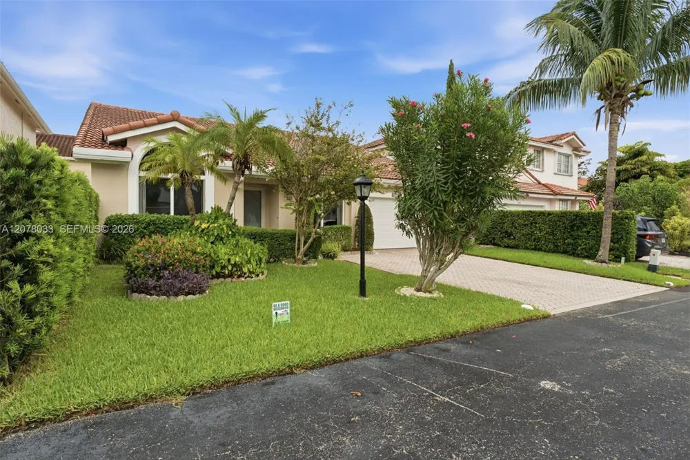 10887 SW 152nd Pl Miami, FL 33196