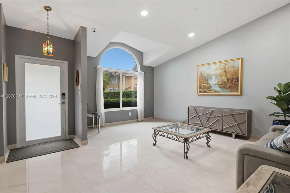 10887 SW 152nd Pl Miami, FL 33196