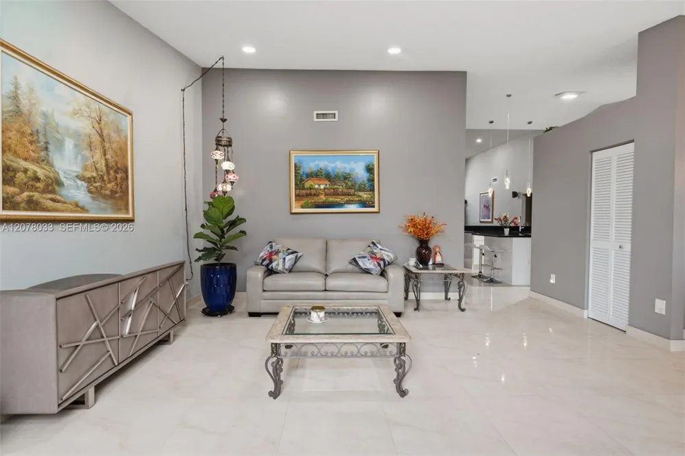 10887 SW 152nd Pl Miami, FL 33196