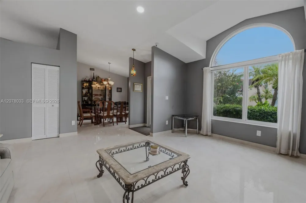 10887 SW 152nd Pl Miami, FL 33196