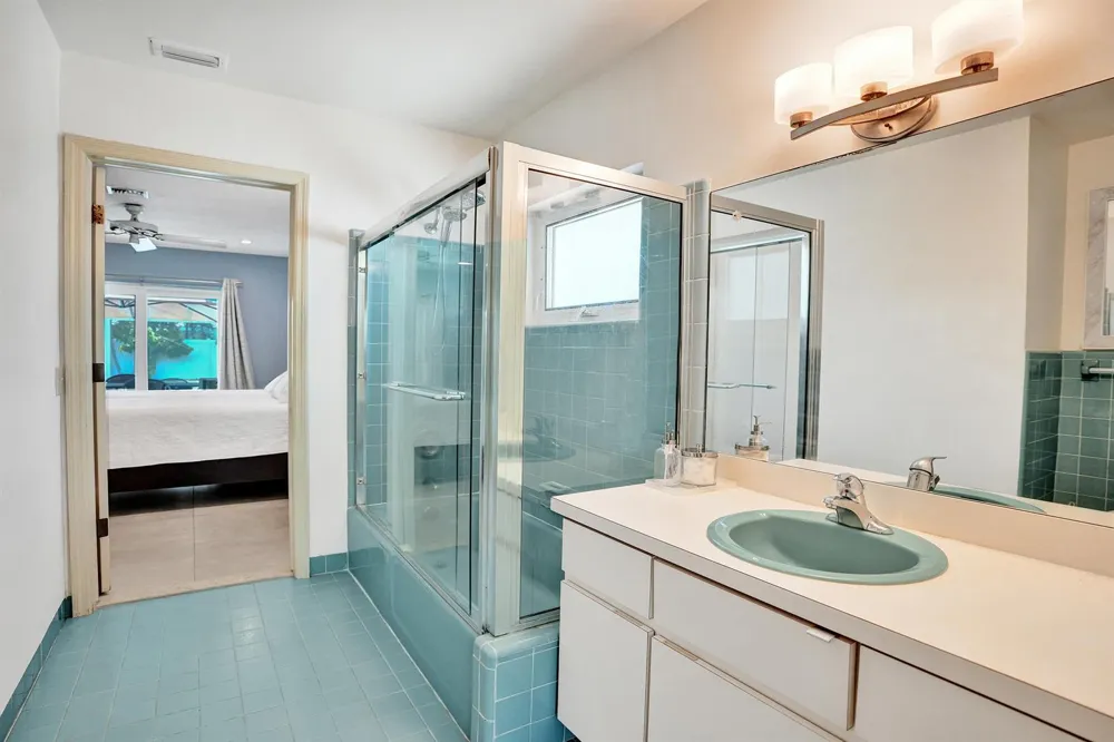 4800 NE 26TH AVENUE Fort Lauderdale, FL 33308