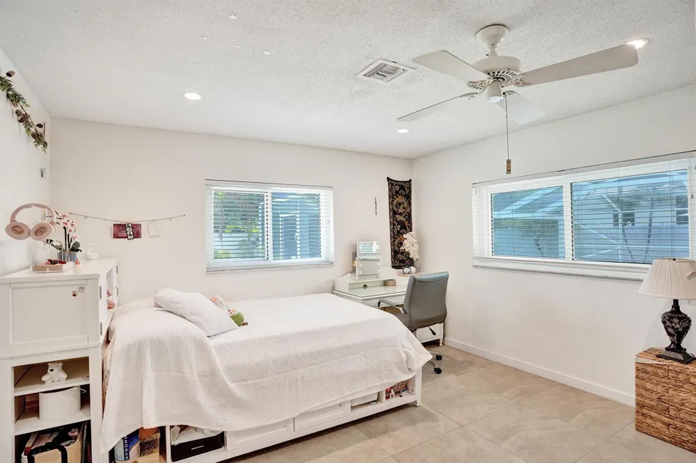 4800 NE 26TH AVENUE Fort Lauderdale, FL 33308