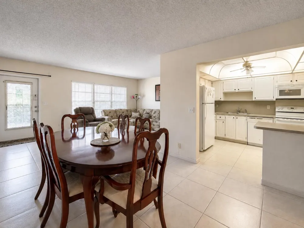 307 Greenbrier B West Palm Beach, FL 33417