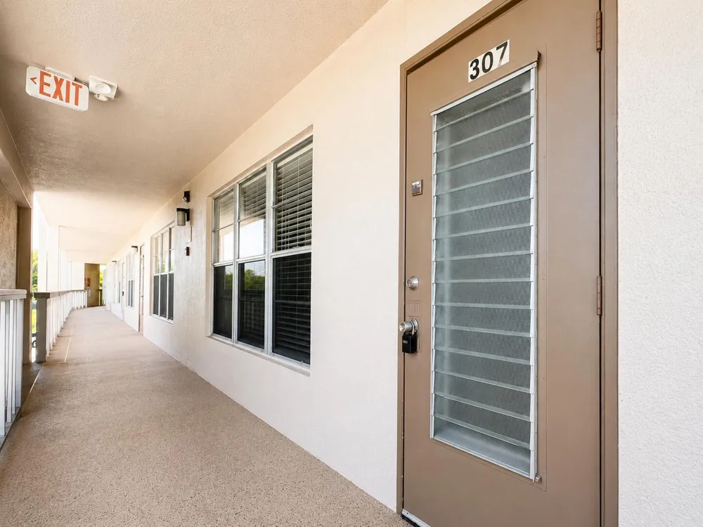 307 Greenbrier B West Palm Beach, FL 33417