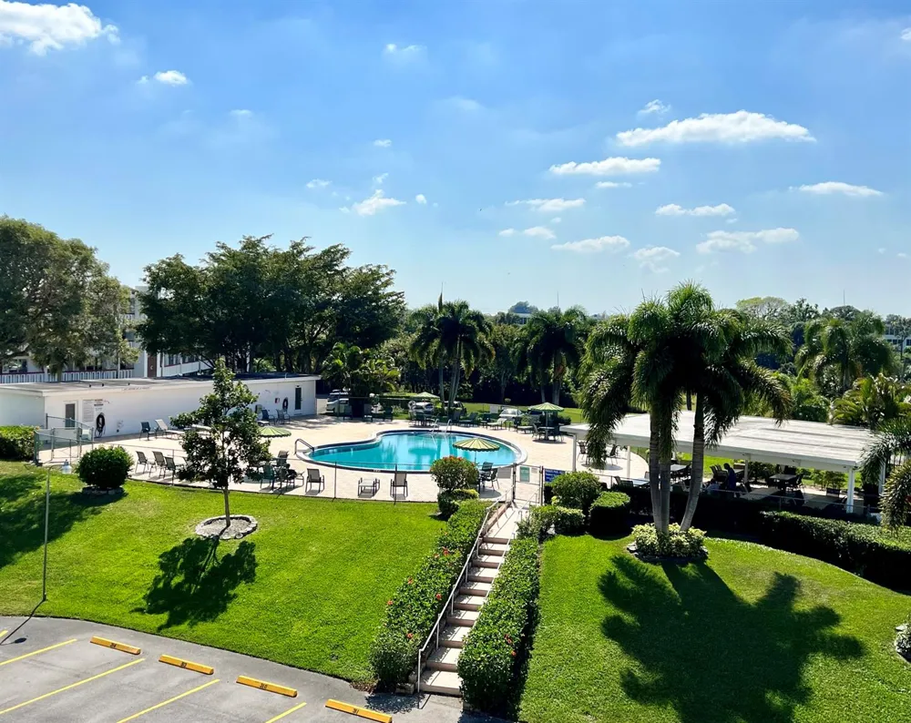 307 Greenbrier B West Palm Beach, FL 33417