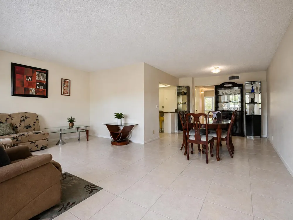 307 Greenbrier B West Palm Beach, FL 33417