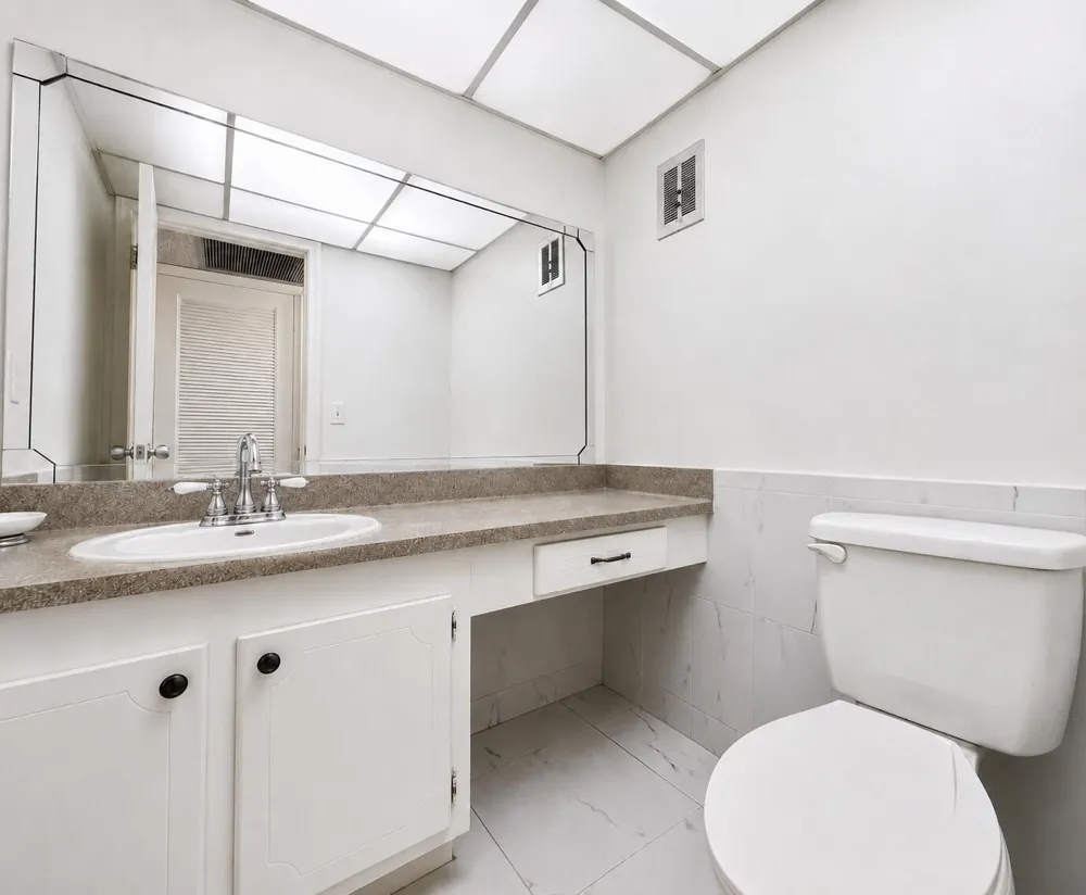 307 Greenbrier B West Palm Beach, FL 33417