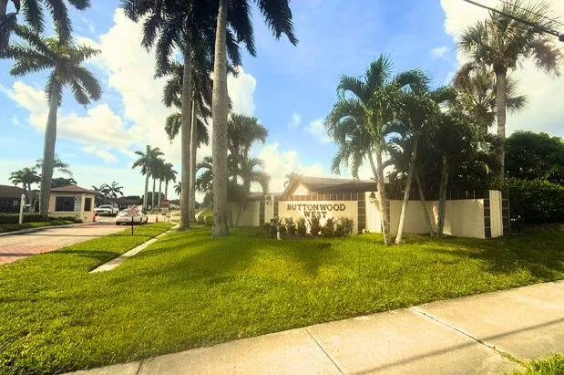 6315 TALL CYPRESS CIRCLE 