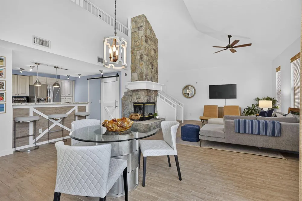 1209 MAINSAIL #1209 Jupiter, FL 33477