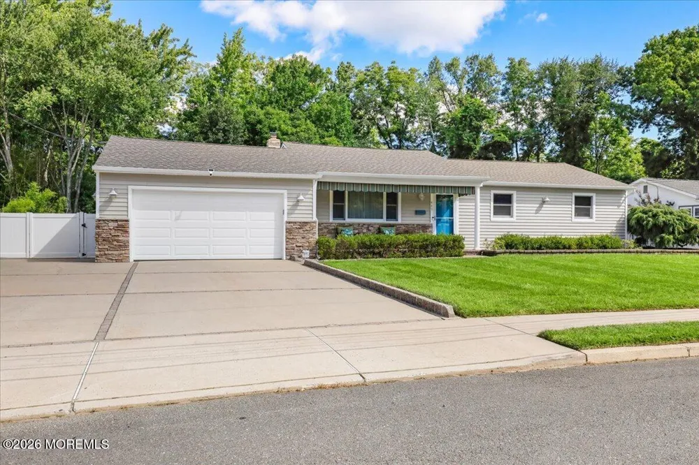 443 W Lake Avenue Oakhurst, NJ 07755
