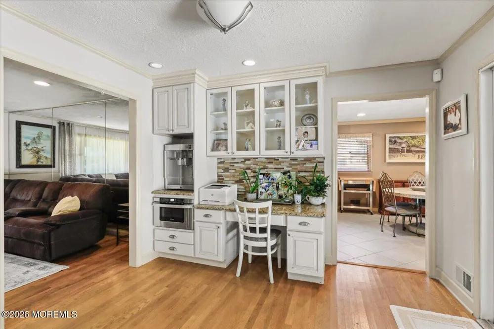 443 W Lake Avenue Oakhurst, NJ 07755