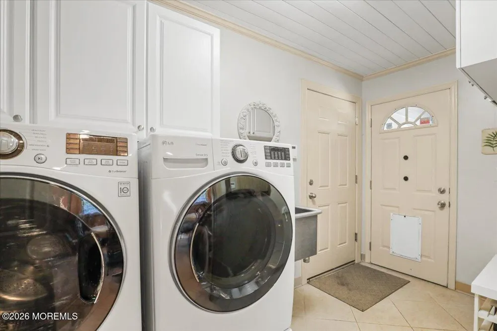 443 W Lake Avenue Oakhurst, NJ 07755