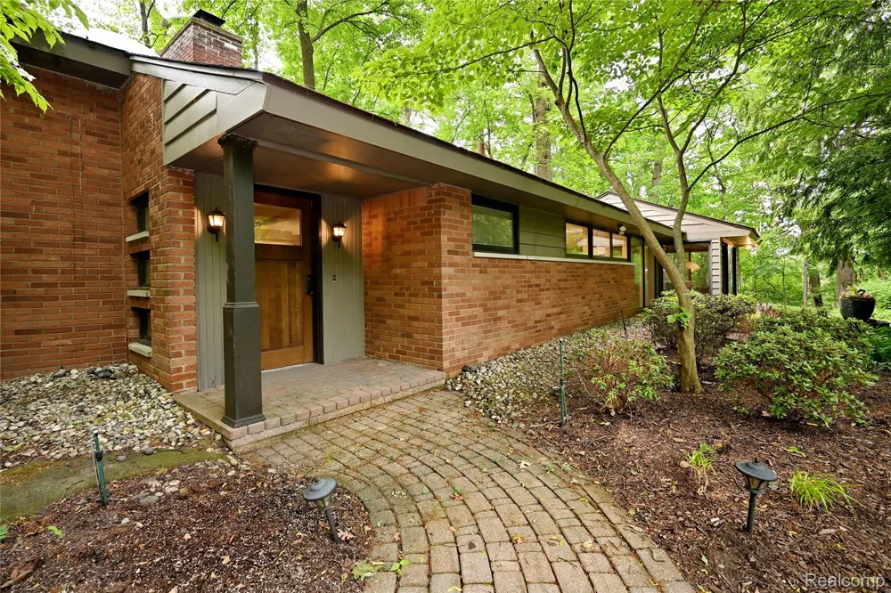 3310 Dogwood Court Bloomfield Hills City, MI 48304