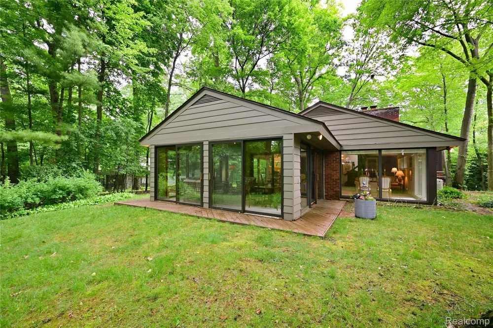3310 Dogwood Court Bloomfield Hills City, MI 48304