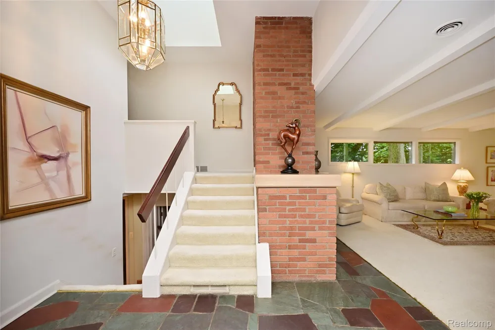 3310 Dogwood Court Bloomfield Hills City, MI 48304