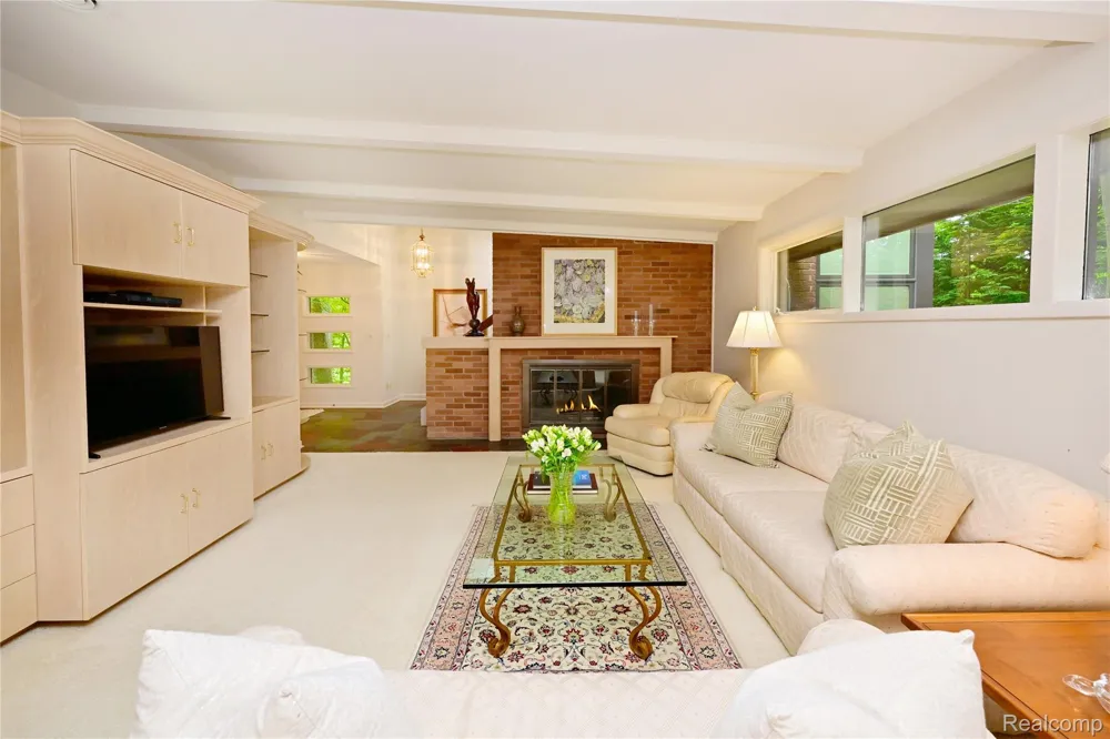 3310 Dogwood Court Bloomfield Hills City, MI 48304
