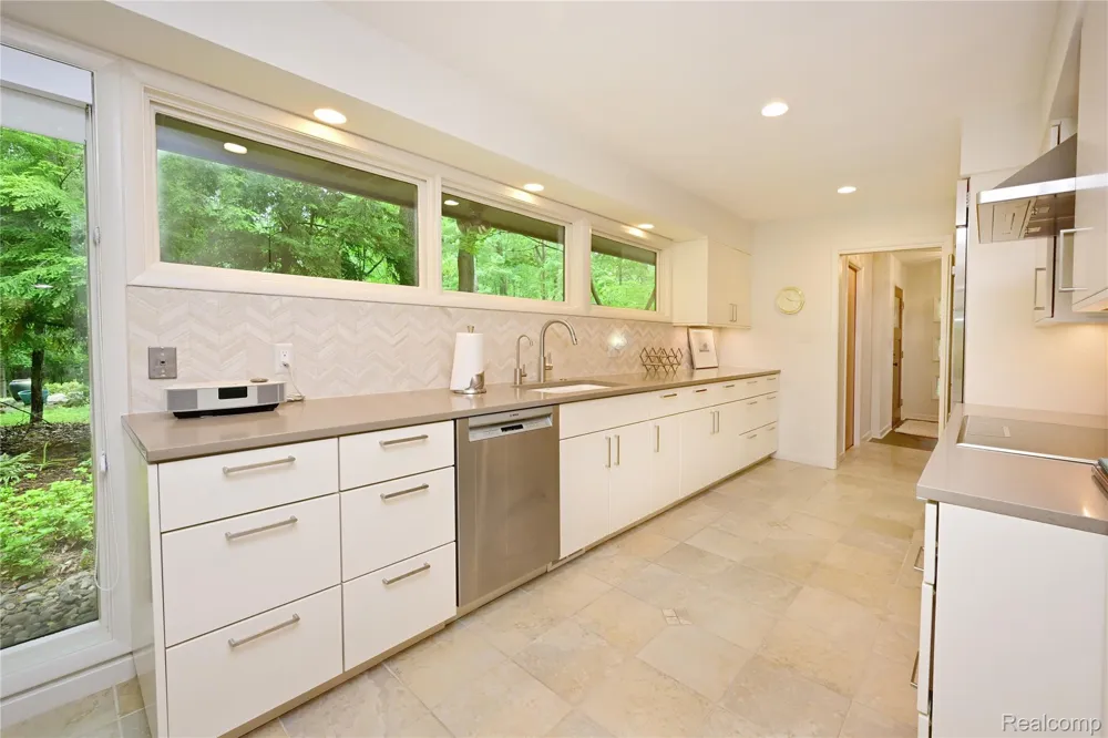 3310 Dogwood Court Bloomfield Hills City, MI 48304