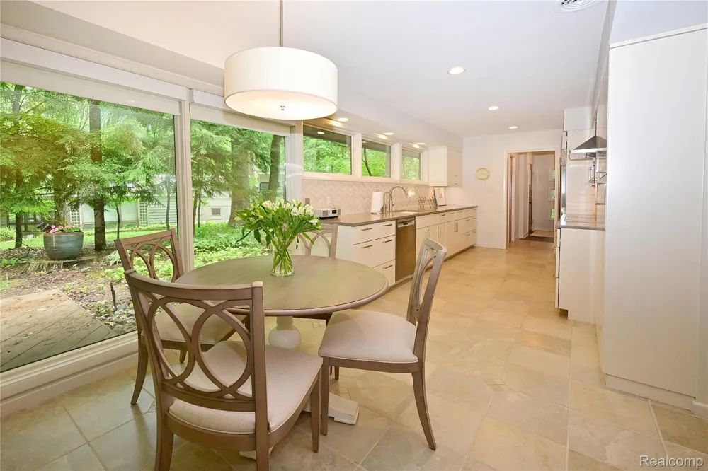 3310 Dogwood Court Bloomfield Hills City, MI 48304